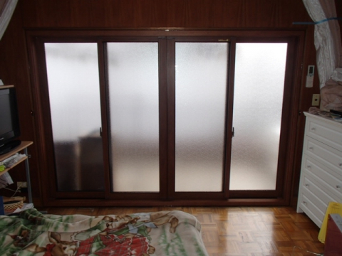 東京都新宿区　リビングの大きな窓と浴室の窓を交換リフォームしました