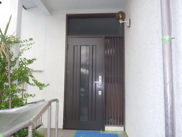 東京都江東区　玄関ドアをで交換リフォーム＆伸縮門扉取付け