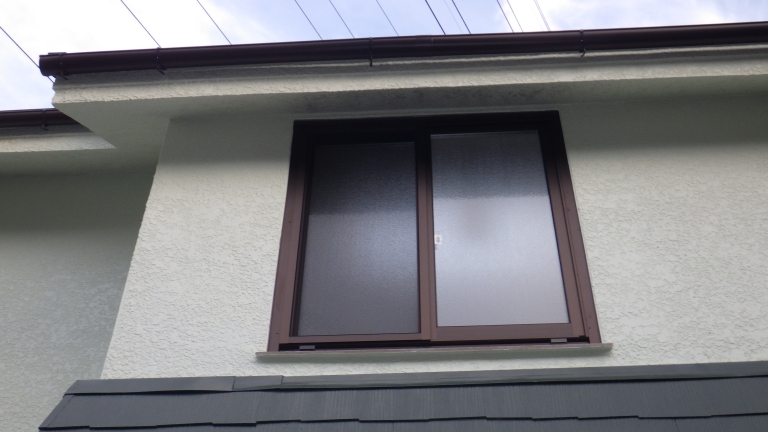 階段FIX窓を引き違い窓へ交換リフォーム